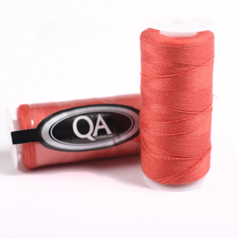 FIL A COUDRE Q.A. 100% POLYESTER 40/2 BOBINES 500 M. ROUGE