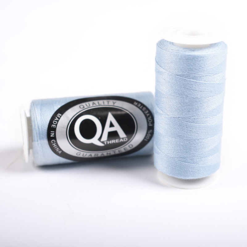 FIL A COUDRE Q.A. 100% POLYESTER 40/2 BOBINES 500 M. CIEL