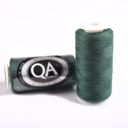 FIL A COUDRE Q.A. 100% POLYESTER 40/2 BOBINES 500 M. VERT SAPIN