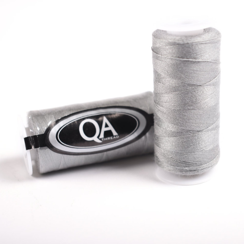 FIL A COUDRE Q.A. 100% POLYESTER 40/2 BOBINES 500 M. GRIS