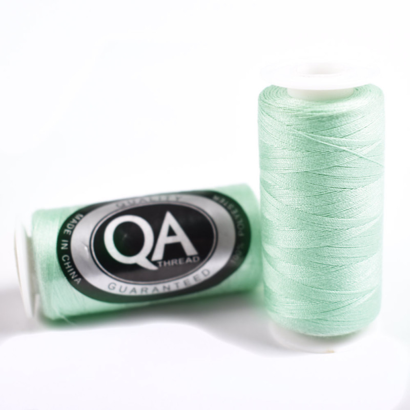 FIL A COUDRE Q.A. 100% POLYESTER 40/2 BOBINES 500 M. NIL